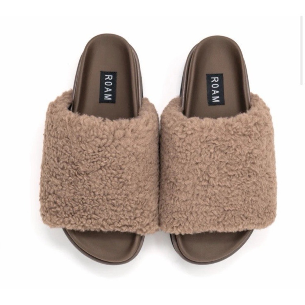 ROAM Fuzzy Platform Slides Slippers Taupe Womens 10 Preppy Casual Travel Comfort